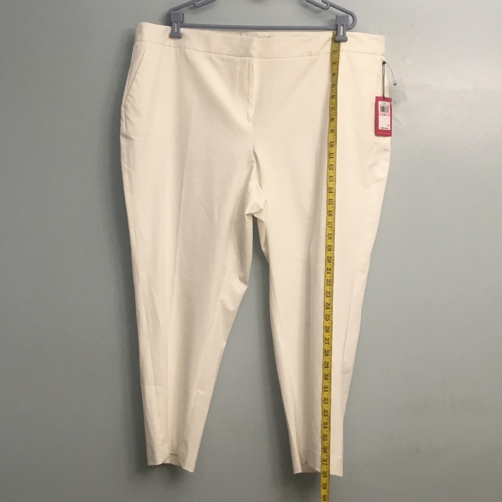 VINCE CAMUTO Cream Tapered Pants